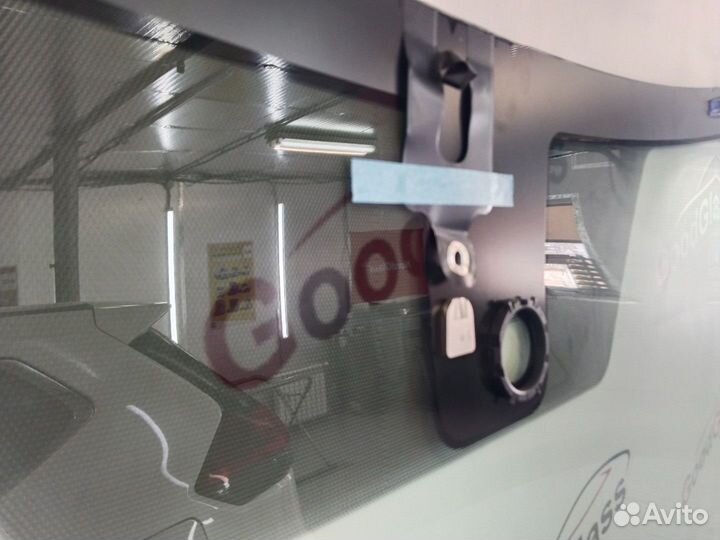 Лобовое стекло nissan T32