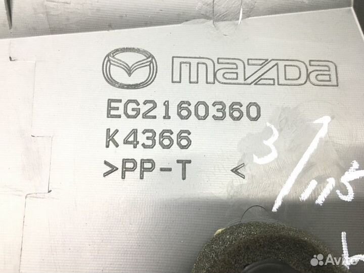 Накладка торпедо декоративная левая Mazda Cx-7 1