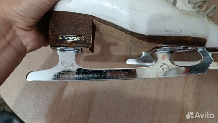 Коньки фигурные 235