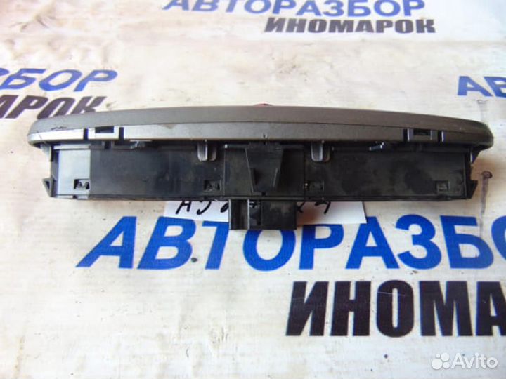 Кнопка аварийной сигнализации для Peugeot 300 308