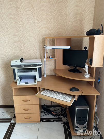 Компьютерный стол