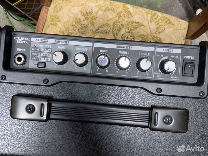 Комбоусилитель гитарный roland cube-10GX