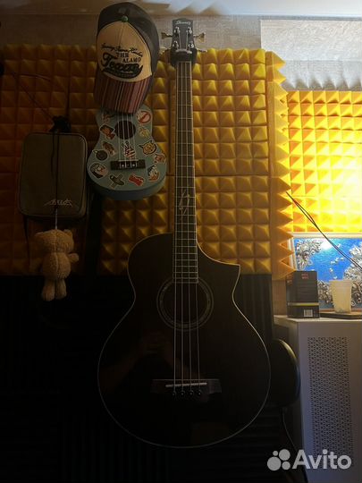 Акустическая бас гитара