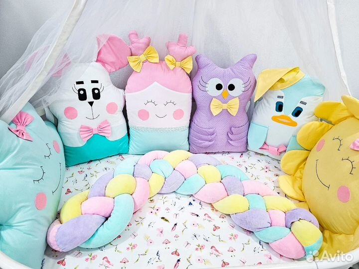 Бортики в детскую кроватку, косичка, одеяло