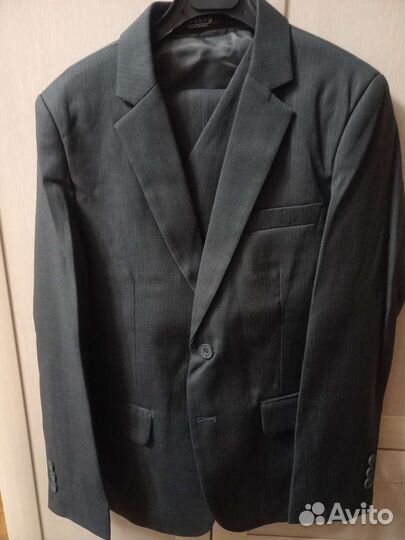 Костюм тройка
