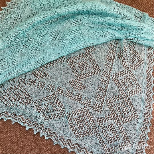 Ажурный пуховый палантин новый 140*60