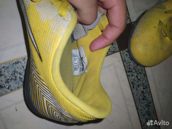 Бутсы футбольные(сороконожки)