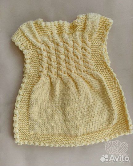 Вязаный комплект для девочки на осень-весну