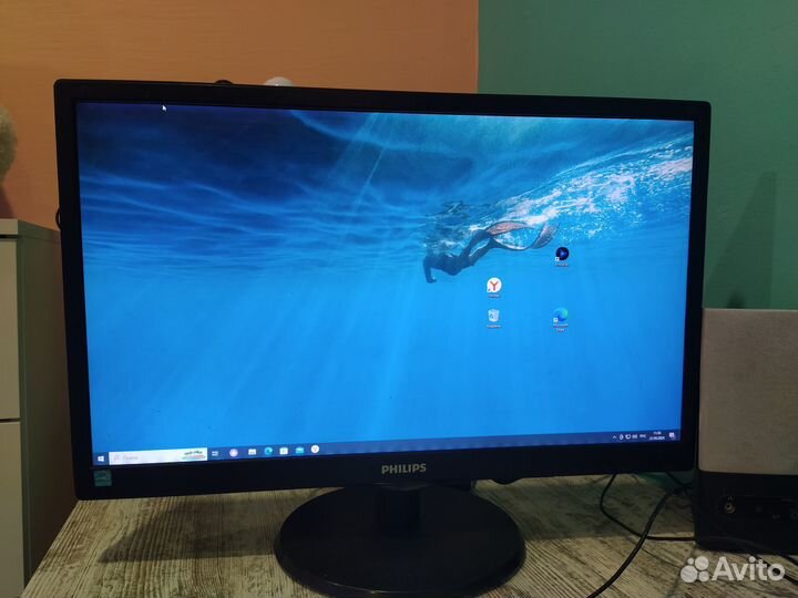 Монитор philips 223V5L