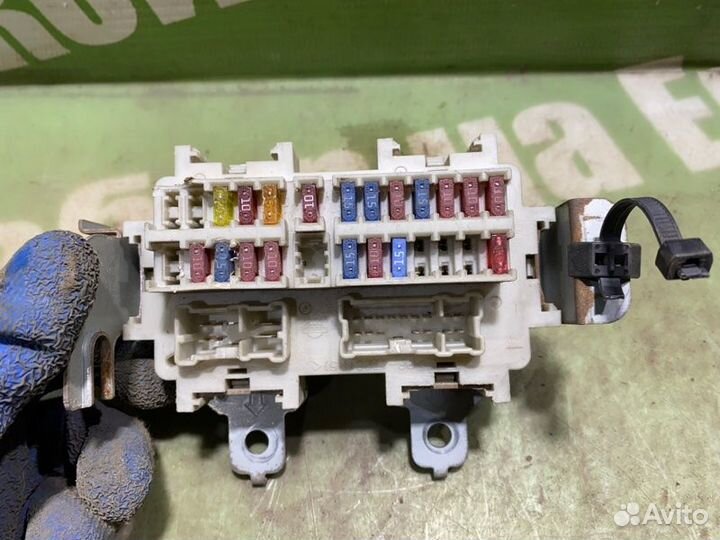 Блок предохранителей Infiniti G35 V35 VQ35DE 2003