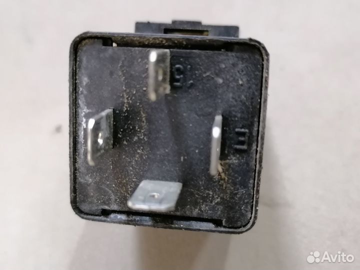 Реле обогрева стекла Opel Vectra A 1988-1995