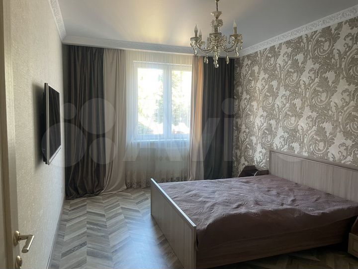 2-к. квартира, 60 м², 1/3 эт.