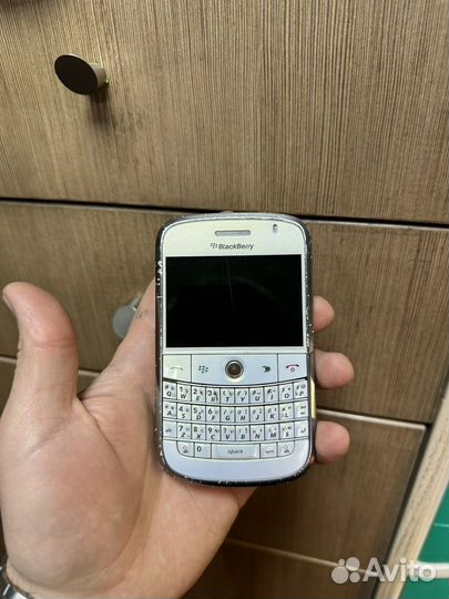 BlackBerry Bold 9000, 1 ГБ