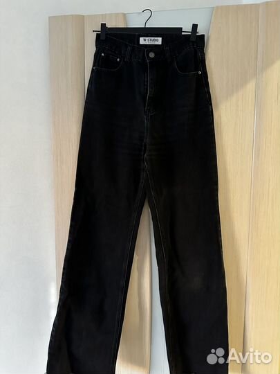 Джинсы черные с завышенной талией