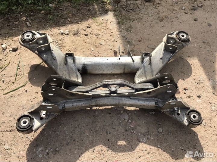 Audi A8 d3 4e подрамник задний балка