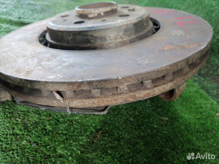 Кулак поворотный передний левый Volvo Xc90