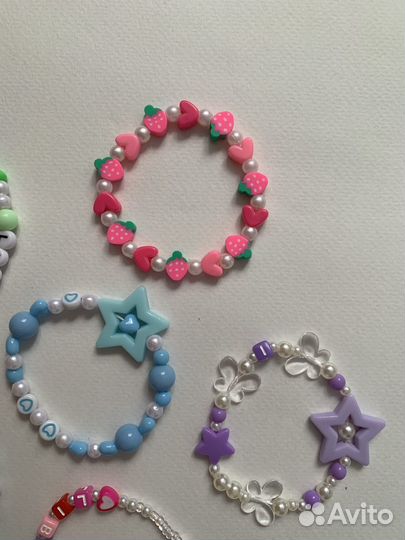 Браслет из бисера и бусин женский