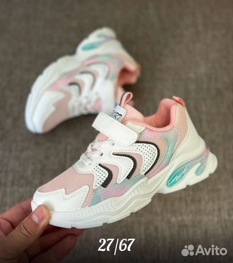 Кроссовки для девочки