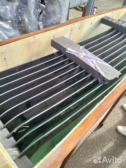 Стекло лобовое howo 810W62450-0078