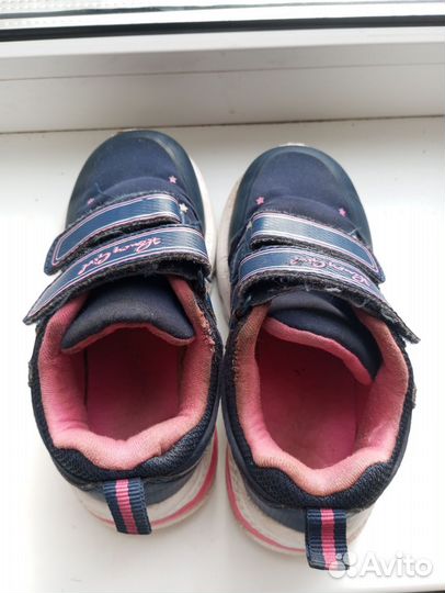 Кроссовки для девочки 25