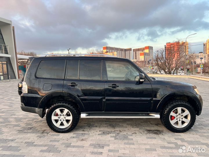 Mitsubishi Pajero 3.2 AT, 2007, 305 000 км