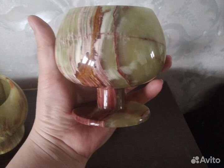 Фужеры из оникса. Подсвечник