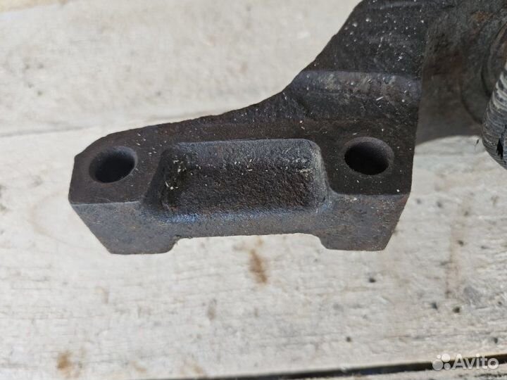 Кулак поворотный передний правый Toyota Corolla