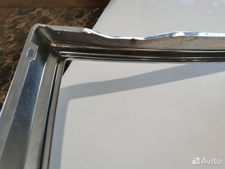 Хром-рамка решетки радиатора Mercedes W116