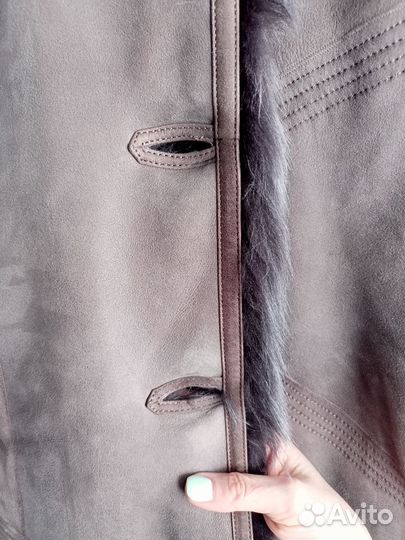 Дубленка натуральная женская с капюшоном