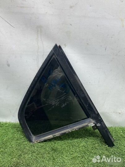 Форточкa задний правый Ford Mondeo 3