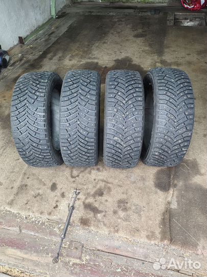 Michelin X-Ice North 4 215/55 R17 98T