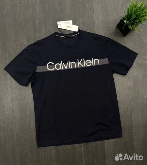 Летняя футболка Calvin Klein