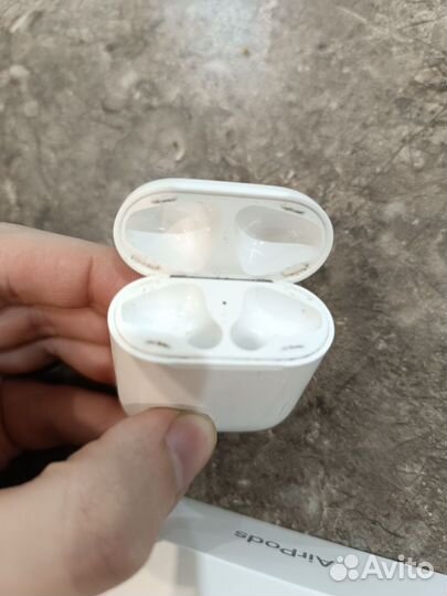 Apple AirPods 2 A2032,A2031,A1602 оригинал