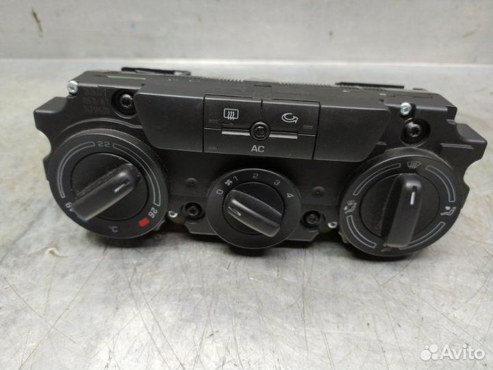 Блок управления отопителем Skoda Octavia (A5 1Z)