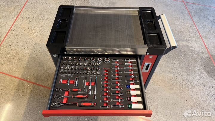 Тележка инструментальная с инструментом