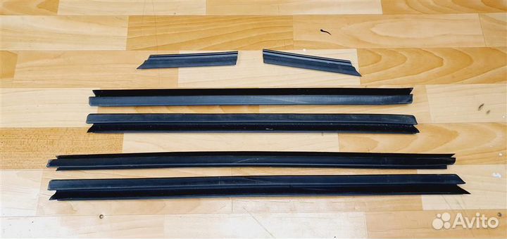 Уплотнитель стекла двери, внутренний BMW E90