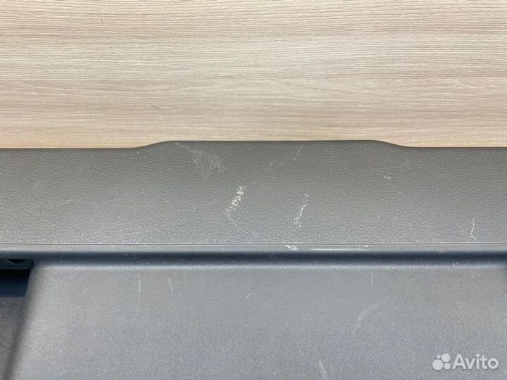 Обшивка двери багажника Volkswagen Polo