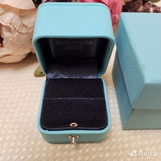 Коробка Tiffany для кольца