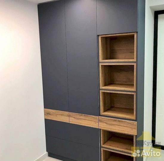 Дверный шкаф