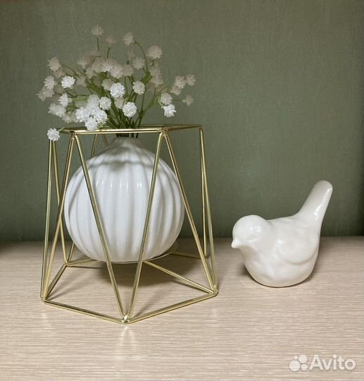 Статуэтка птичка