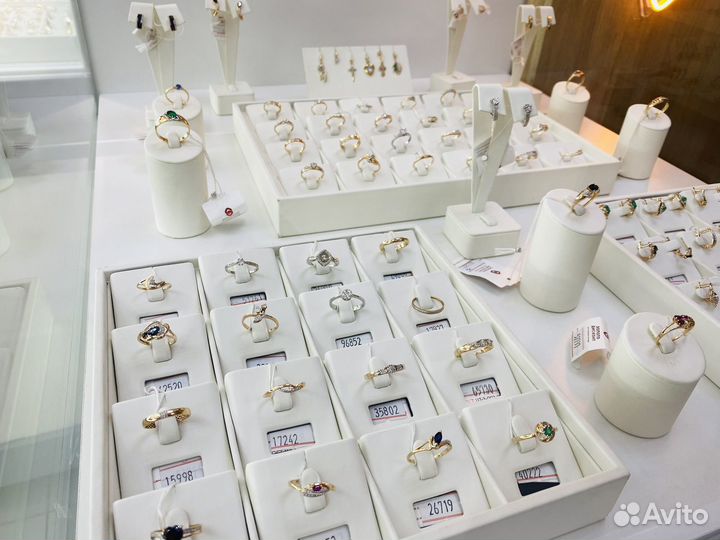 Золотая подвеска ромб с фианитами 585