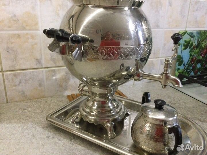 Самовар электрический на подносе с сахарницей