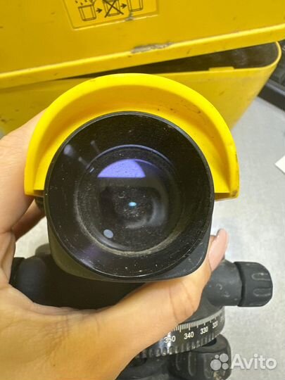 Нивелир Leica NA332 +тренога