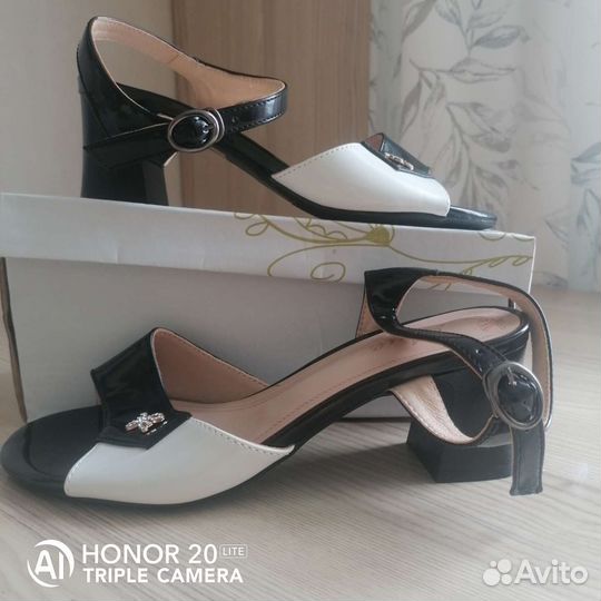 Босоножки 37