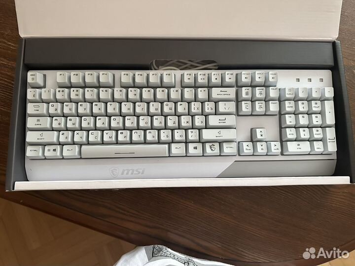 Игровая клавиатура новая MSI