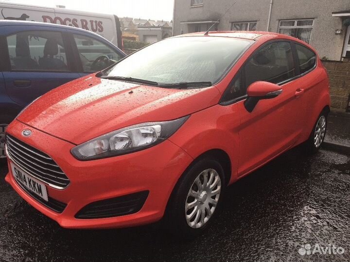 Лобовое стекло Форд Фиеста