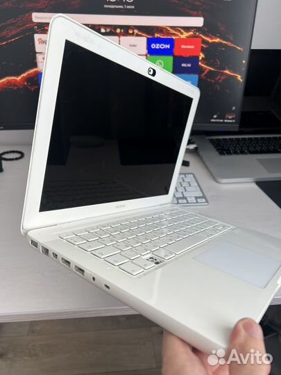 Macbook 13 mid 2010 в разбор, экран, матрица