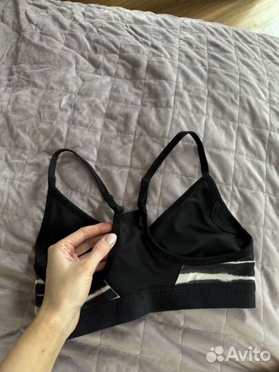 Спортивный топ nike xs оригинал