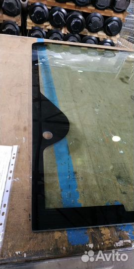 Стекло боковое левое Hitachi ZX400R-3