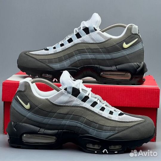 Серые кроссовки Nike Air Max 95